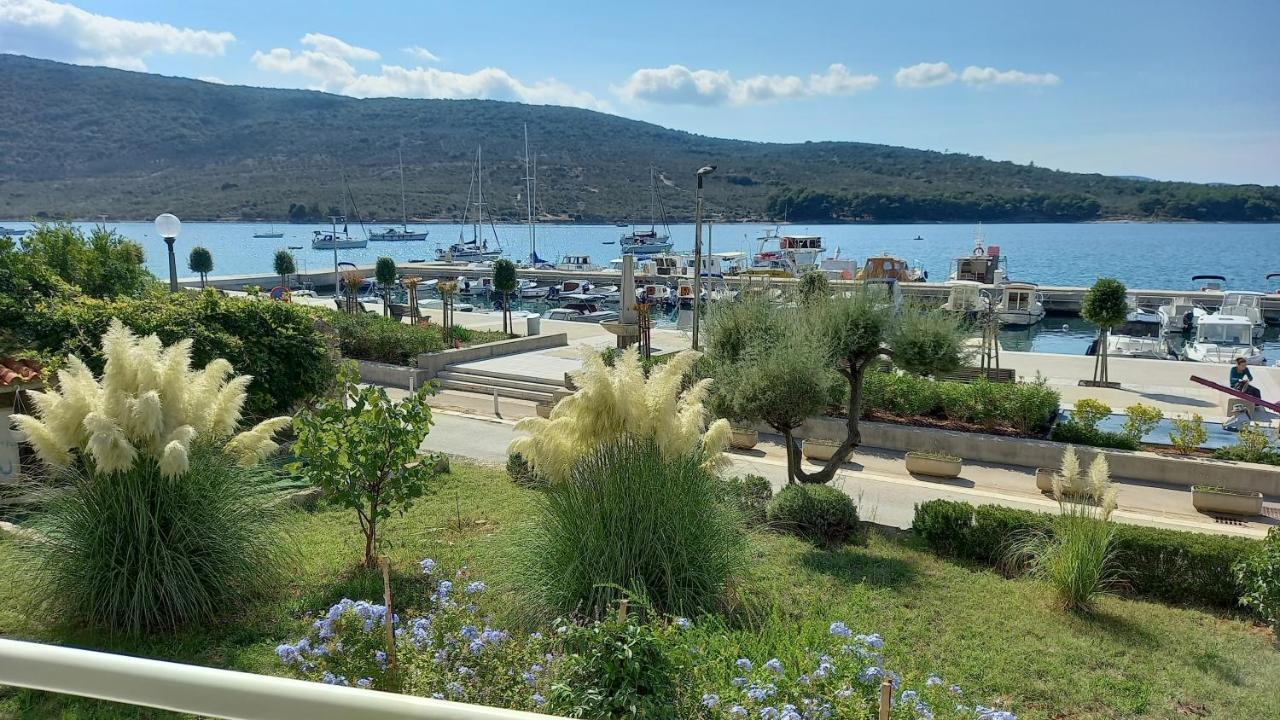 Apartment Sara - Cres Exterior photo