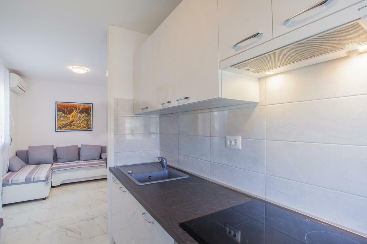 Apartment Sara - Cres Exterior photo
