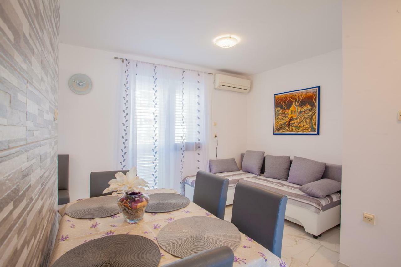 Apartment Sara - Cres Exterior photo
